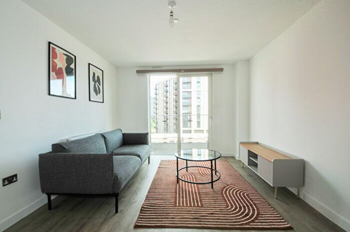 2 Bedroom Flat For Sale In Lockside Lane, Salford, M5
