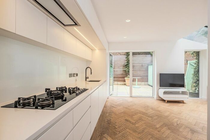 1 Bedroom Flat To Rent In Fleet Road, London, NW3