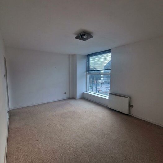 2 Bedroom Apartment For Sale In Apartment Beetham Plaza, The Strand, Liverpool, Merseyside, L2