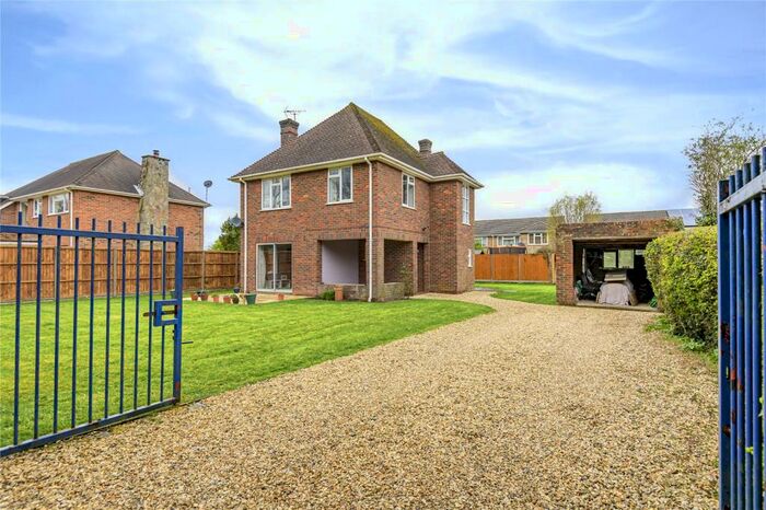 3 Bedroom Detached House To Rent In Pinks Hill, Wood Street Village, Guildford, GU3