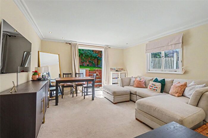 2 Bedroom Flat For Sale In East Hill, SW18