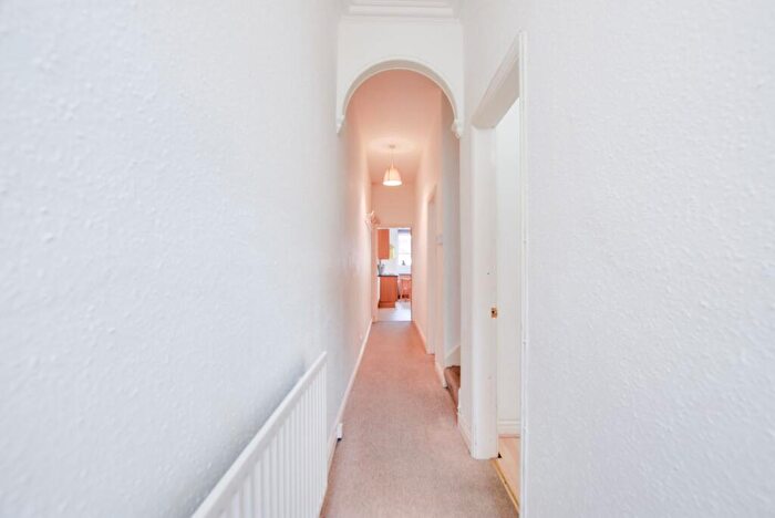 3 Bedroom Terraced House For Sale In College Avenue, Off London Road, Leicester, LE2