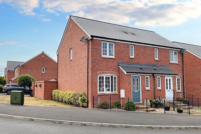 3 Bedroom Semi-Detached House For Sale In Aspin Road, Wellington, Somerset, TA21