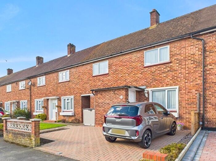 3 Bedroom Terraced House For Sale In Kingsbury Drive, Old Windsor, Berkshire, SL4