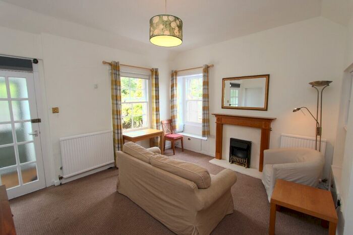 2 Bedroom Flat To Rent In Kinellan Road, Edinburgh, EH12