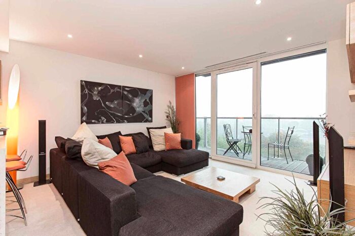 2 Bedroom Apartment To Rent In Eustace Building, Queenstown Road, London, SW11