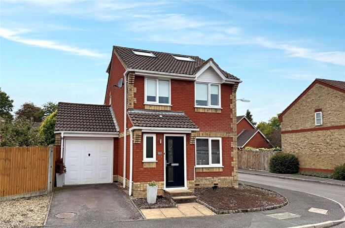 3 Bedroom Detached House For Sale In Rodmel Court, Farnborough, Hampshire, GU14