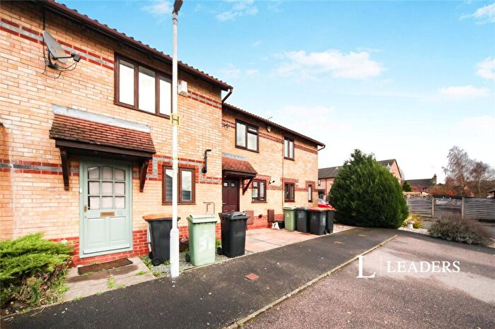2 Bedroom House To Rent In Dovedale, Luton, LU2
