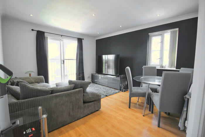 2 Bedroom Apartment To Rent In Delfont Close, Maidenbower, RH10