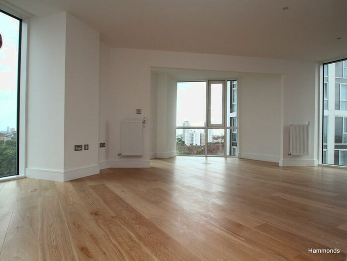 3 Bedroom Apartment To Rent In High Street, London, E15