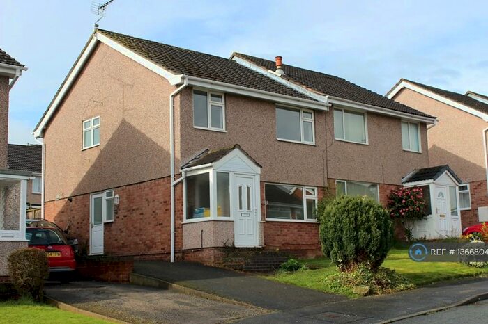 4 Bedroom Semi-Detached House To Rent In Bodlondeb, Flint, CH6