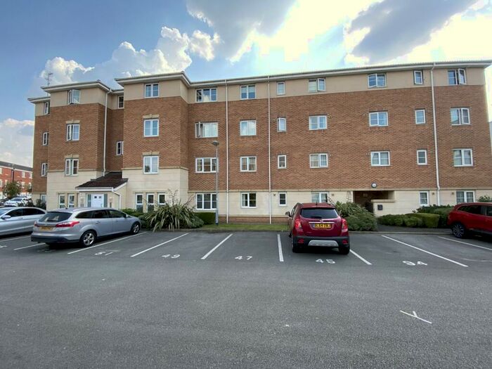 2 Bedroom Flat To Rent In Cravenwood Road, Reddish, Stockport, SK5