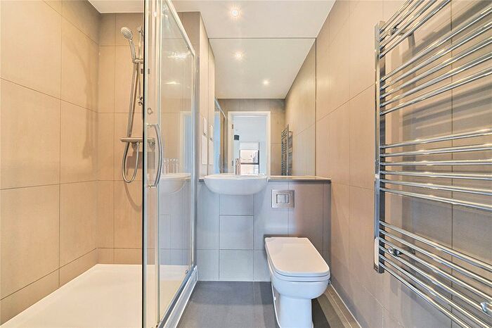 2 Bedroom Flat To Rent In Burgess Springs, Chelmsford, CM1