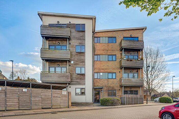 2 Bedroom Flat To Rent In Bramhope Lane, Charlton, London, SE7