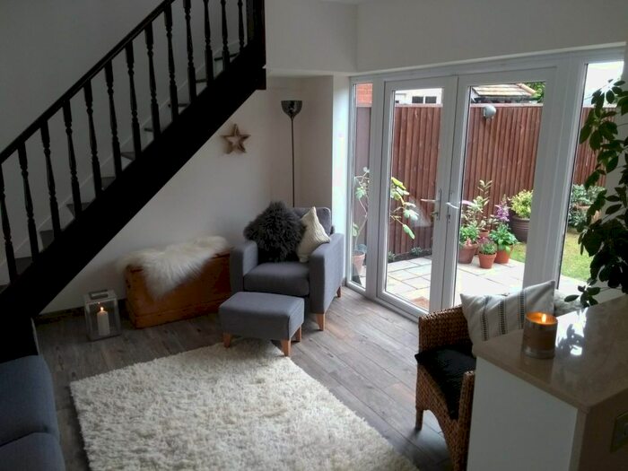 2 Bedroom Detached House To Rent In Uplands Park Road, Enfield, EN2
