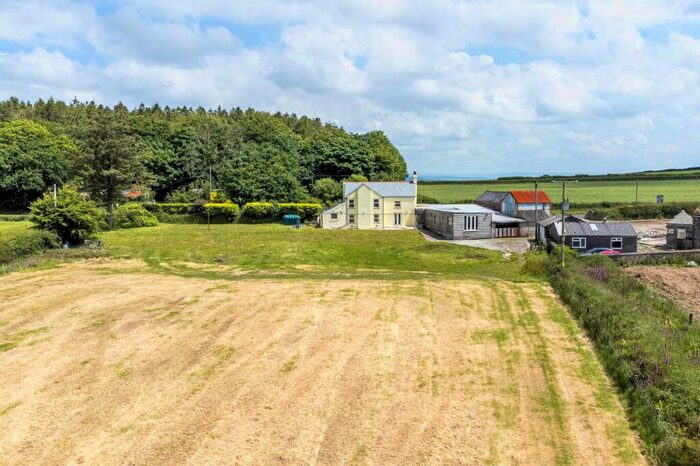 3 Bedroom Detached House For Sale In Callington, PL17