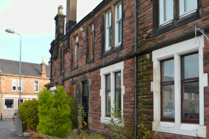 2 Bedroom Flat To Rent In Dundarroch Street, Larbert FK5