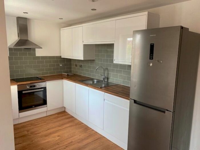 2 Bedroom Flat To Rent In Broadway, Coventry, West Midlands, CV5