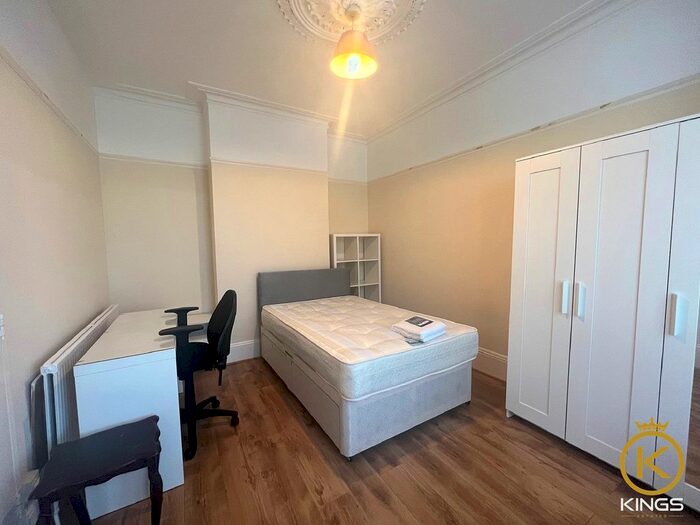 5 Bedroom Terraced House To Rent In Fawcett Road, Southsea, PO4