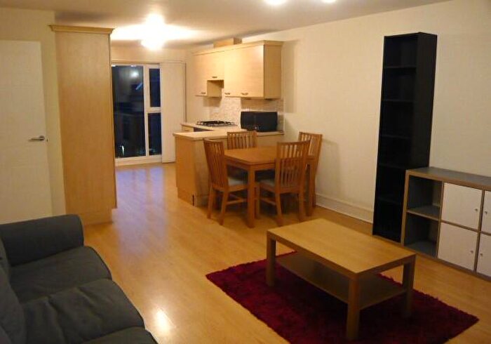 2 Bedroom Flat To Rent In Appin Place, Slateford, Edinburgh, EH14