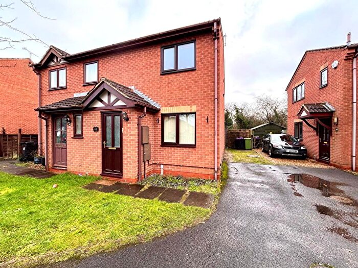 2 Bedroom Semi-Detached House For Sale In Swallow Close, Gainsborough, DN21