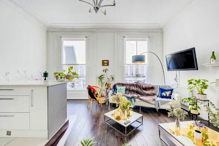 2 Bedroom Flat To Rent In Collingham Place, South Kensington, London, SW5