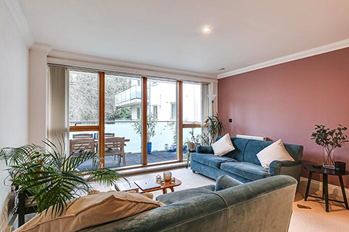 1 Bedroom Flat For Sale In Sanderstead Road, Sanderstead, Surrey, CR2
