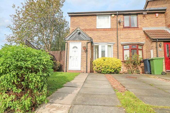 2 Bedroom End Of Terrace House To Rent In Tyne View Place, Gateshead, NE8