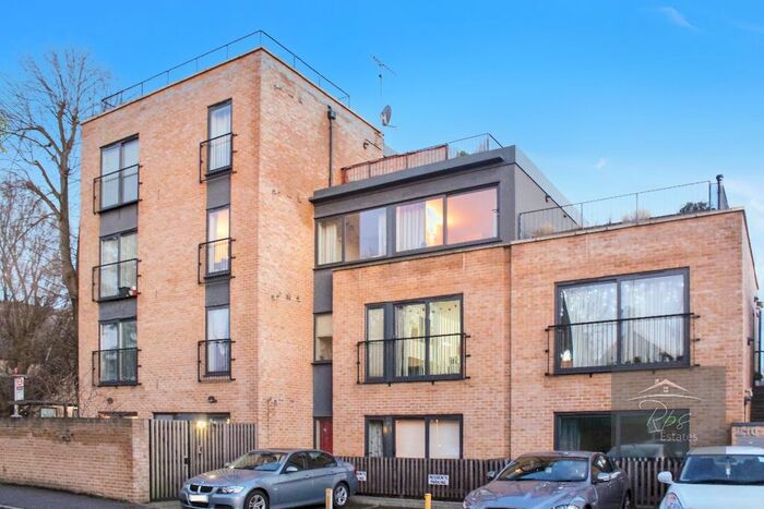 1 Bedroom Flat To Rent In Bath Road, Hounslow, TW4