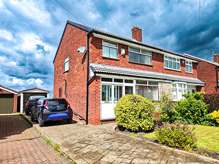 3 Bedroom Semi-Detached House For Sale In Welch Road, Hyde, SK14