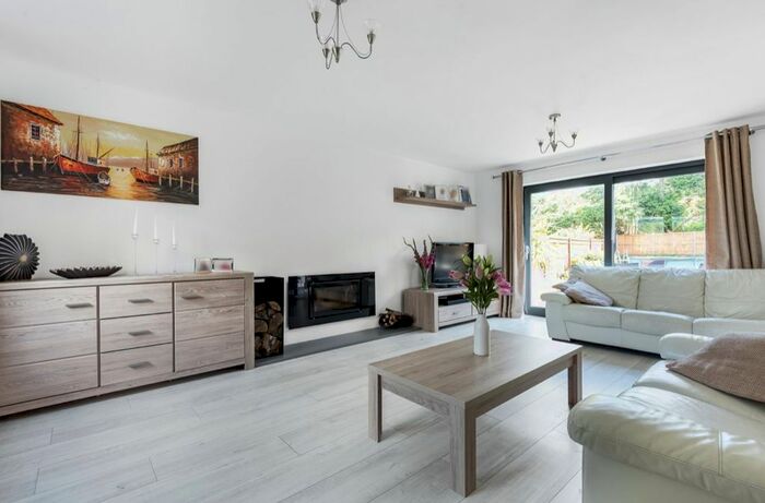 6 Bedroom Property To Rent In Linden Chase, Sevenoaks, Kent, TN13