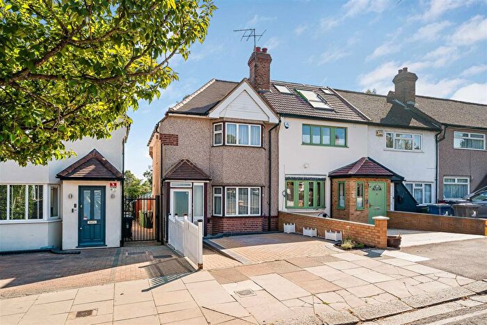 3 Bedroom End Of Terrace House For Sale In Berkeley Avenue, Greenford, UB6