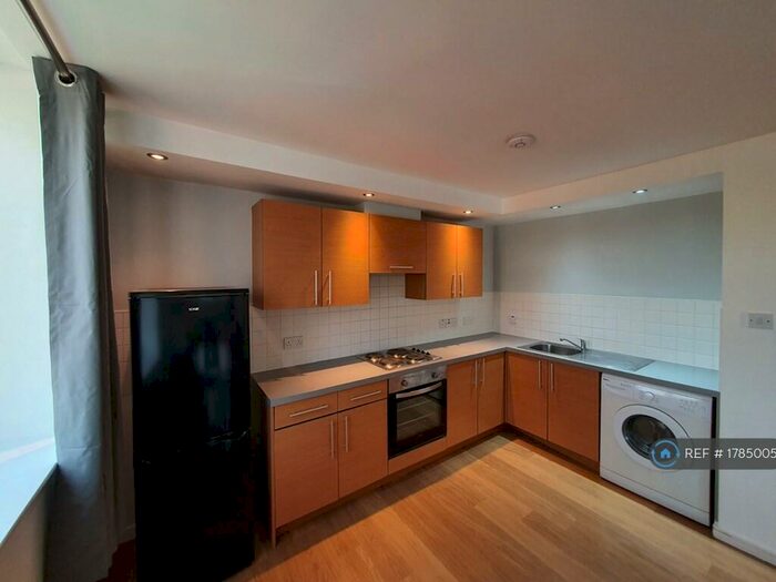 2 Bedroom Flat To Rent In The View, Liverpool, L5