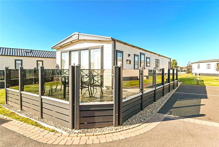 3 Bedroom Park Home For Sale In Clifftop View, Hoburne Naish Holiday Park, Barton On Sea, Hampshire, BH25
