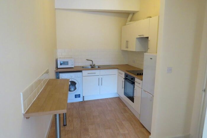 2 Bedroom Flat To Rent In East Grinstead, West Sussex RH19