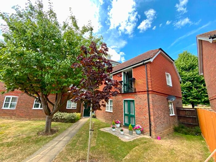 2 Bedroom Flat To Rent In Sturmer Court, Kings Hill, ME19