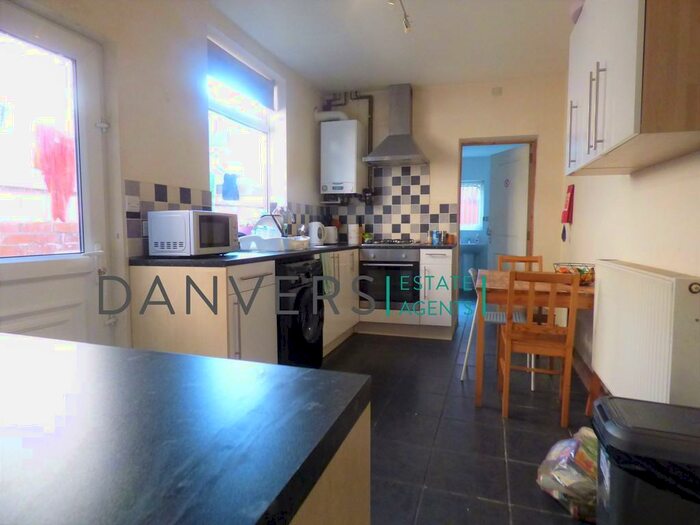 5 Bedroom Terraced House To Rent In Paton Street, Leicester, LE3