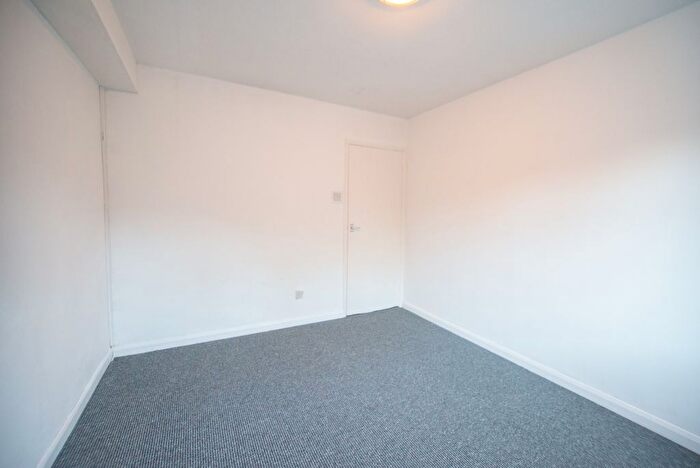2 Bedroom Flat To Rent In Cliff Road, Hornsea, HU18