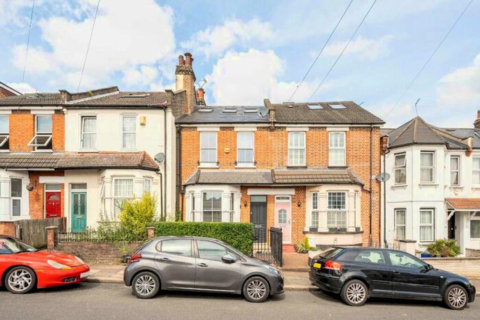 4 Bedroom House To Rent In Pembroke Road, London, N10