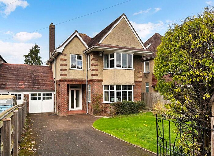 4 Bedroom Link Detached House For Sale In Rylestone Grove | Stoke Bishop, BS9