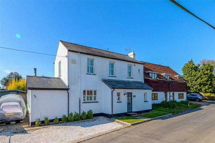 4 Bedroom Semi-Detached House To Rent In Pouchen End Lane, Bourne End, Hertfordshire, HP1