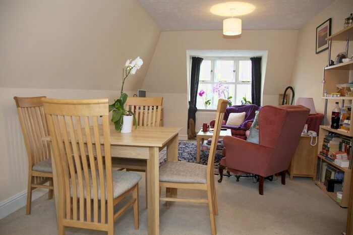 2 Bedroom Flat To Rent In Kingston Road, London, SW20