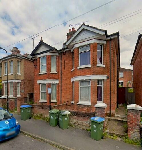 4 Bedroom House To Rent In Burlington Road, SO15