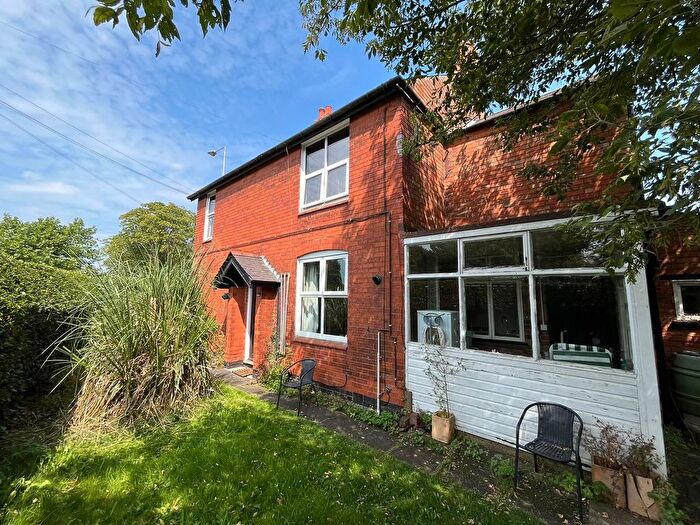 2 Bedroom Semi Detached House For Sale In Hinckley Road, Leicester Forest East, LE3