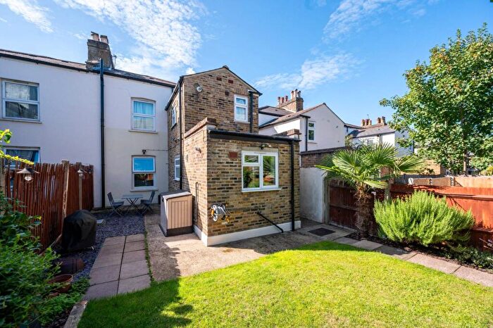 1 Bedroom Flat For Sale In Philip Walk, Peckham Rye, London, SE15