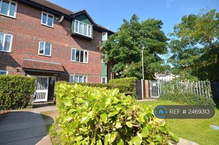 2 Bedroom Flat To Rent In Nicholsons Grove, Colchester, CO1