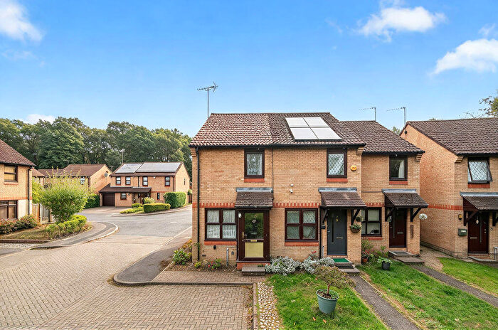 2 Bedroom Terraced House For Sale In Rowhurst Avenue, Addlestone, KT15