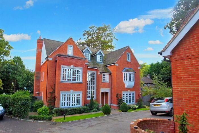 8 Bedroom Detached House To Rent In Wych Hill, Hook Heath, Woking, GU22