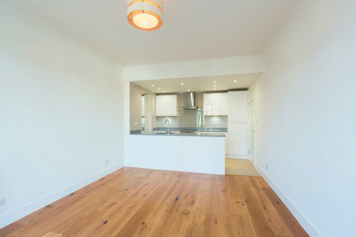 2 Bedroom Apartment To Rent In Grove End Gardens, Grove End Road, St John's Wood, London, NW8