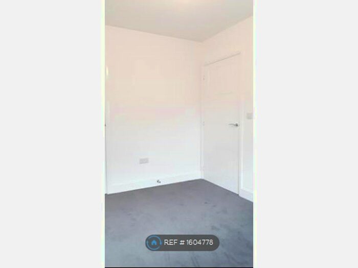 2 Bedroom Flat To Rent In Blackhill Brae, Crossgates, Cowdenbeath, KY4